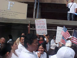 This great home made sign: TIERRA INDIGENA AMARLA, TRABAJARLA, LUCHARLA.